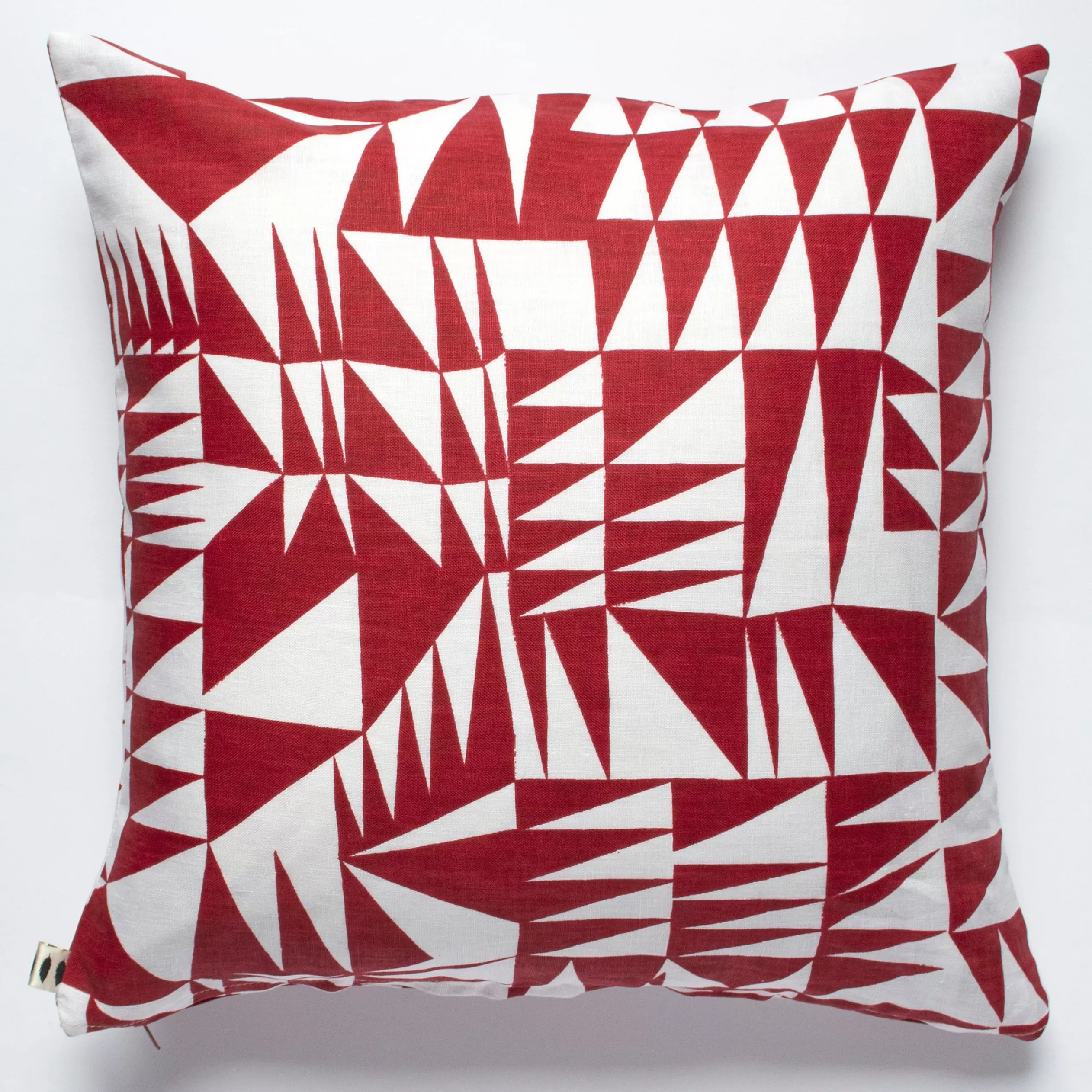 Red Triangles Linen Pillow Cover<Banquet Workshop Outlet